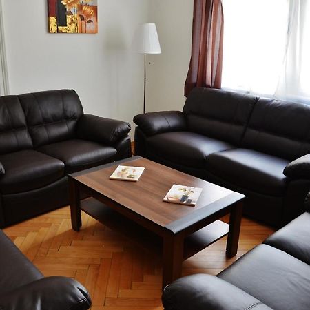 Apartment In The Heart Of Praag Buitenkant foto
